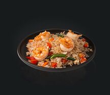 Жареный рис с креветками