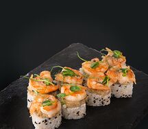 Ролл с креветкой и гуакамоле