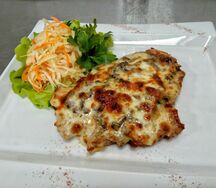 Отбивная из свинины с грибами