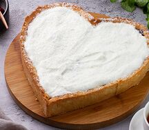 Пирог с вишней и сметаной