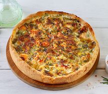 Киш с семгой, брокколи и сыром