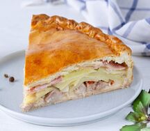 Сливочный пирог с картофелем, свининой и беконом