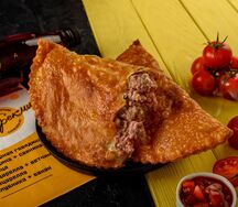 Чебурек со свининой и говядиной