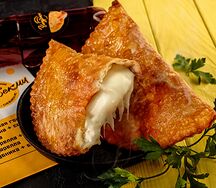 Чебурек Дабл чиз (Два сыра)