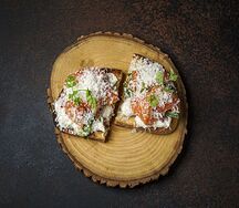 Брускетта с форелью