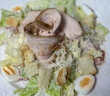 Цезарь с пастрами из индейки