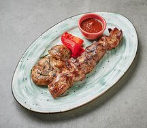 Шашлык из cвинoй шеи с картофелем и печеным перцем