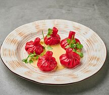 Хинкали с уткой и соусом карри