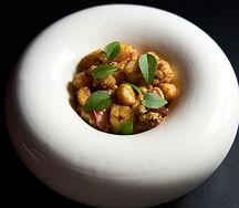 Сливочная паста с гребешками, вешенками и цветной капустой
