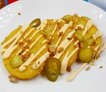 Картофельные Ха́шбраун с сырным соусом