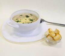 Крем-суп из грибов с сыром и гренками