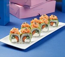 Спайси лосось с авокадо