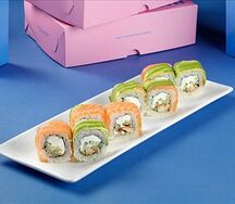 Лосось авокадо с угрем