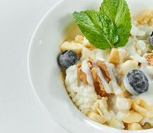 Каша с арахисовой пастой и бананом