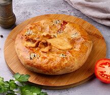 Пирог с бараниной и луком
