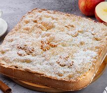 Пирог с яблоками и корицей