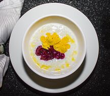 Каша рисовая молочная с вишней