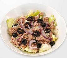 Салат с тунцом
