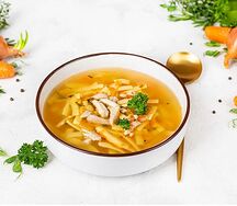 Суп куриный с домашней лапшой