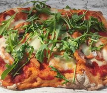 Пицца Римская с лососем