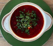 Борщ с говядиной и вишней