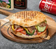 Арабская лепешка с курицей