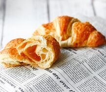 Круассан с абрикосом