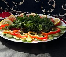 Ассорти из свежих овощей и зелени 