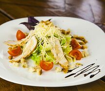 Цезарь с куриным филе