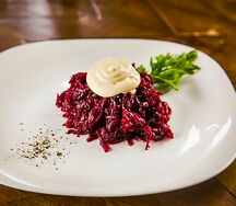 Салат из свеклы с чесноком