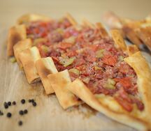 Пиде с мясом и овощами