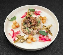 Мясной салат с груздями