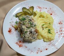 Котлетки мясные с пюре
