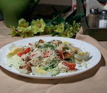 Цезарь с курицей
