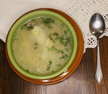 Куриный бульон с лапшой