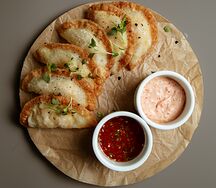 Мини-чебуреки с рыбой и креветками