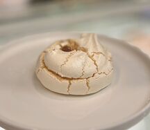 Меренга с миндалем