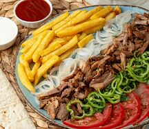 Куриная шаурма в тарелке