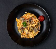 Салат из куриной печени с жареными грибами