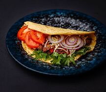 Тако с фаршем и овощами