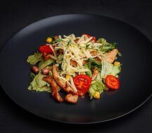 Салат Такос с куриной грудкой и овощами