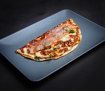 Омлет Мехико с сыром и беконом