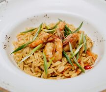 Паста Орзо с креветками и овощами