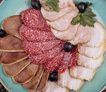 Мясная тарелка