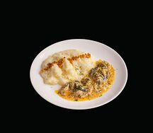 Фрикасе из куриного филе с картофельным пюре