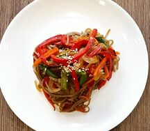 Соба с овощами в соусе терияки
