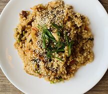 Рис с говядиной и овощами в соусе терияки