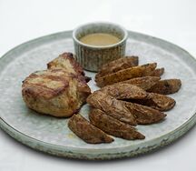 Стейк из cвинoй корейки
