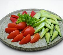 Ассорти из свежих овощей