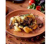 Картофель с грибами и зеленью